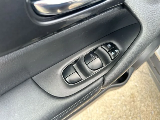 Used 2019 Silver Nissan SV image 24