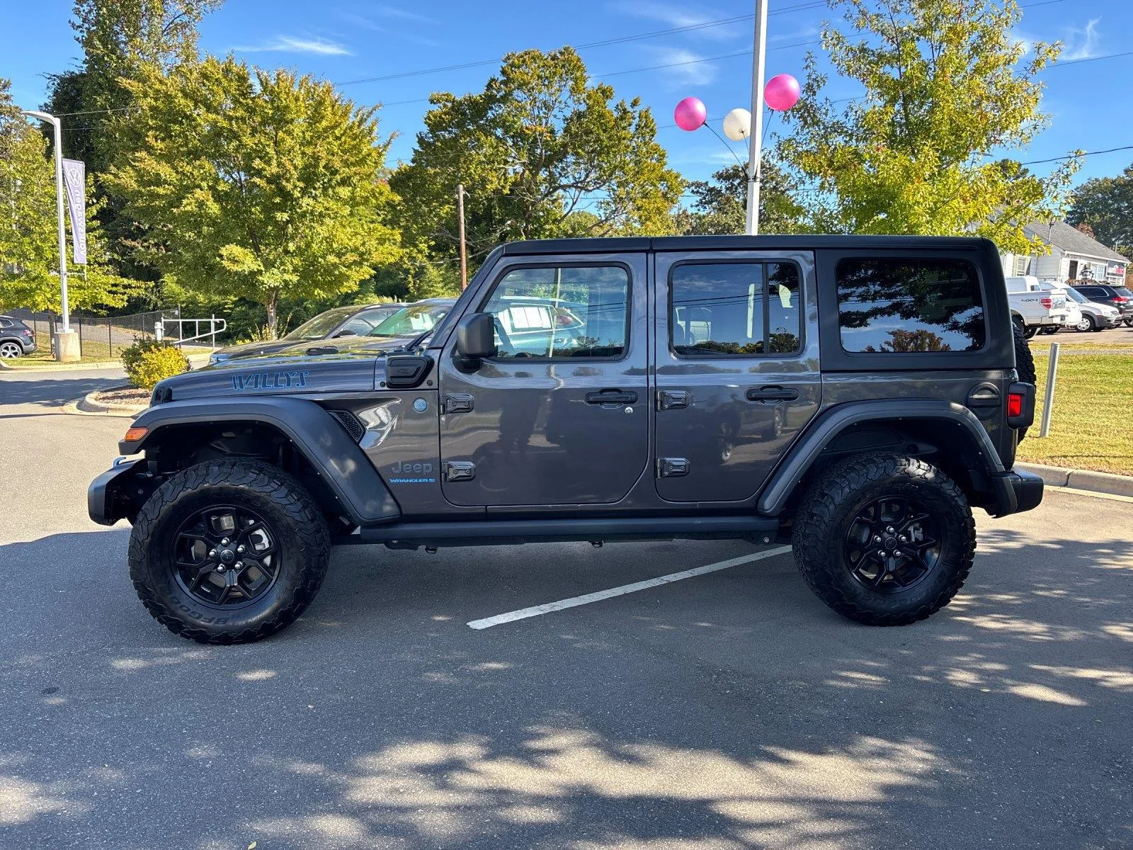 Used 2024 Granite Crystal Metallic Clearcoat Jeep Willys image 2