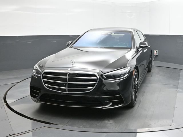 Used 2025 Black Mercedes-Benz S 580 image 30