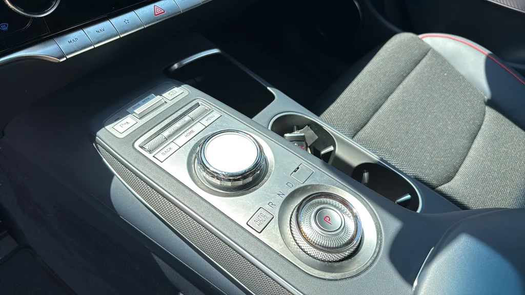 2025 GENESIS GV70 Sport - Photo 28