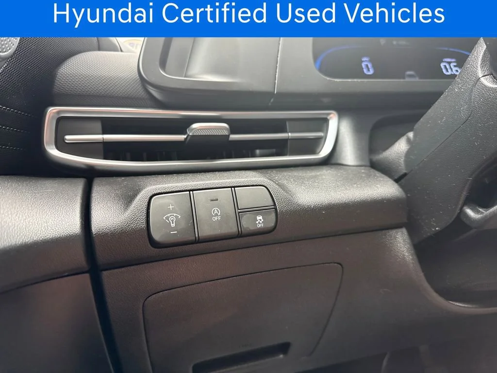 Certified Pre-Owned 2025 Hyundai Elantra SE