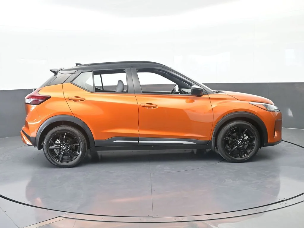 Used 2023 Monarch Orange Metallic/Super Black Nissan SR image 6
