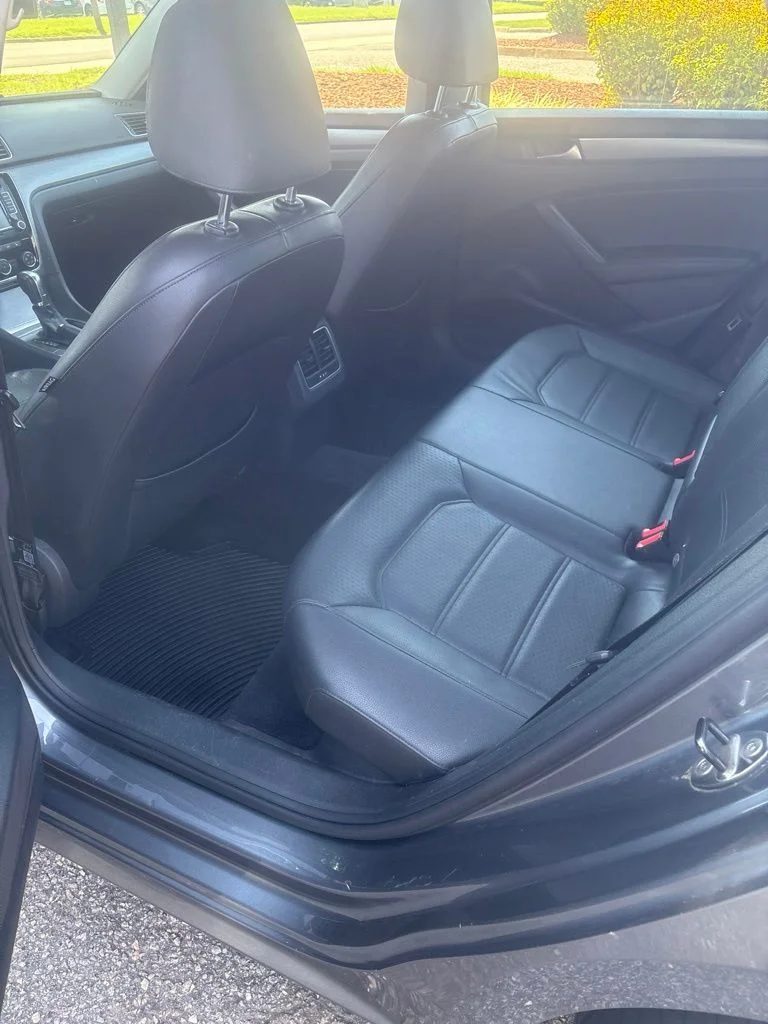 Used 2014 Gray Volkswagen 2.5 SE image 18