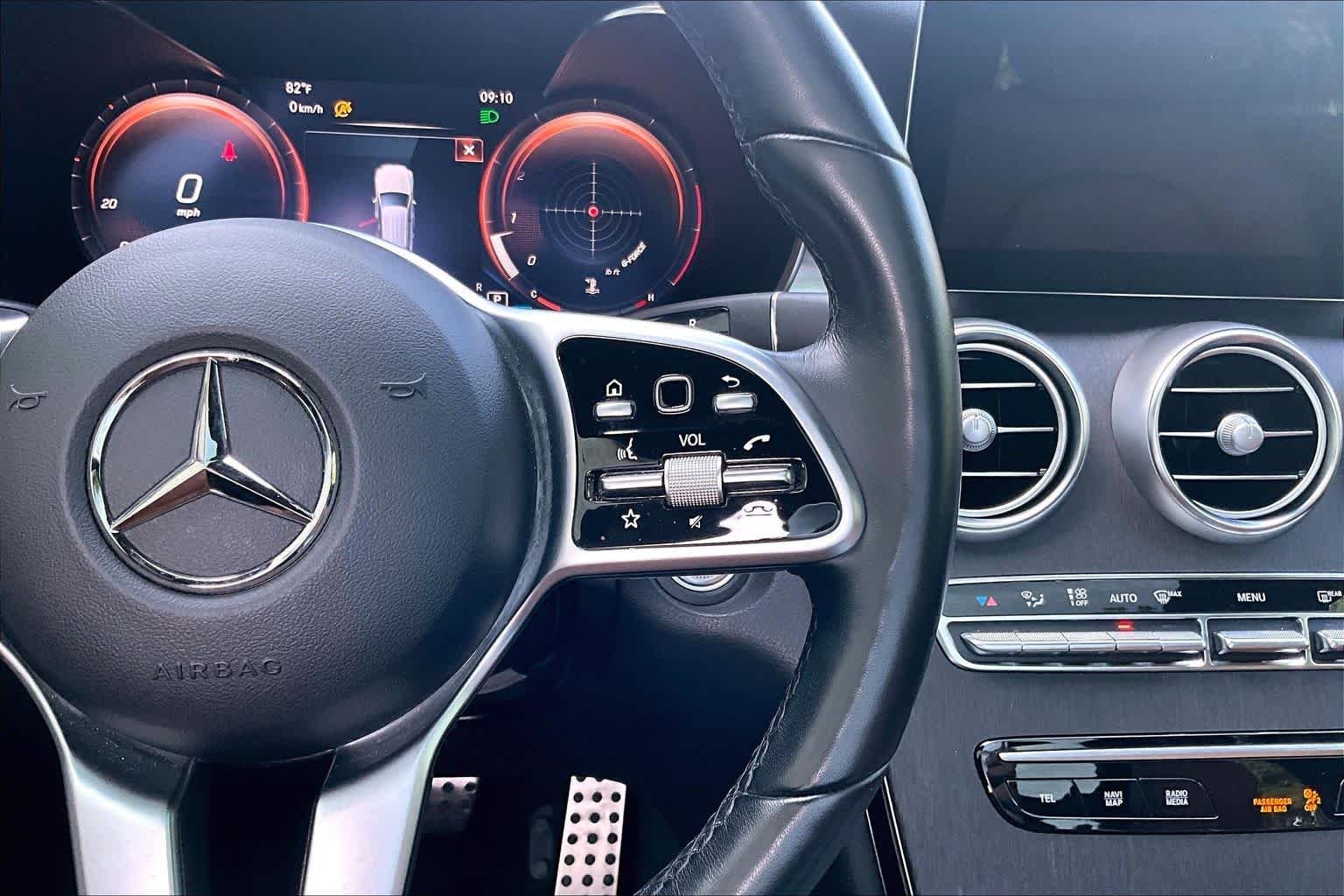 Used 2022 Graphite Grey Metallic Mercedes-Benz GLC 300 image 25