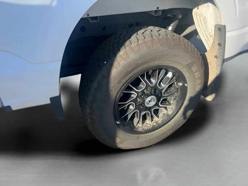 Certified Used 2022 Oxford White Ford XLT image 18