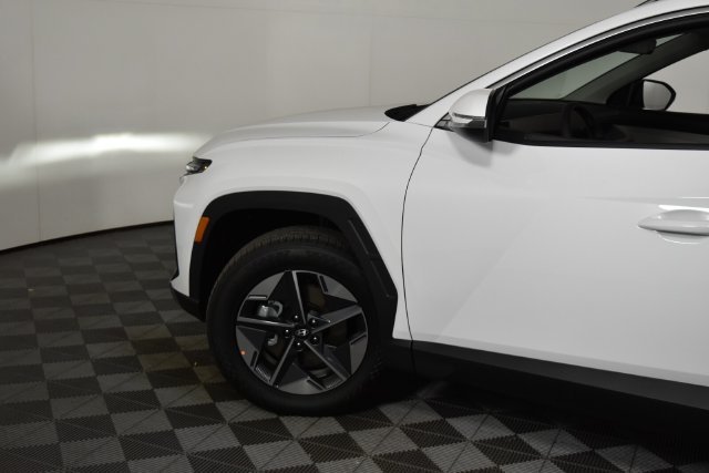 New 2026 White Hyundai SEL Premium AWD image 8