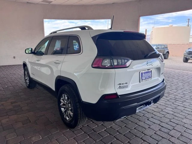 Certified Used 2021 Bright White Clearcoat Jeep Latitude Lux image 3