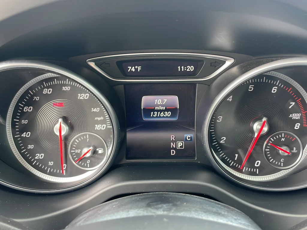 Used 2018 White Mercedes-Benz GLA 250 image 13