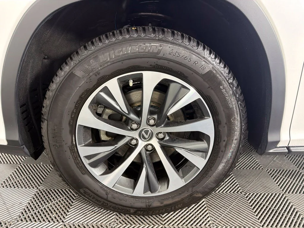 Used 2021 White Lexus 350 image 10