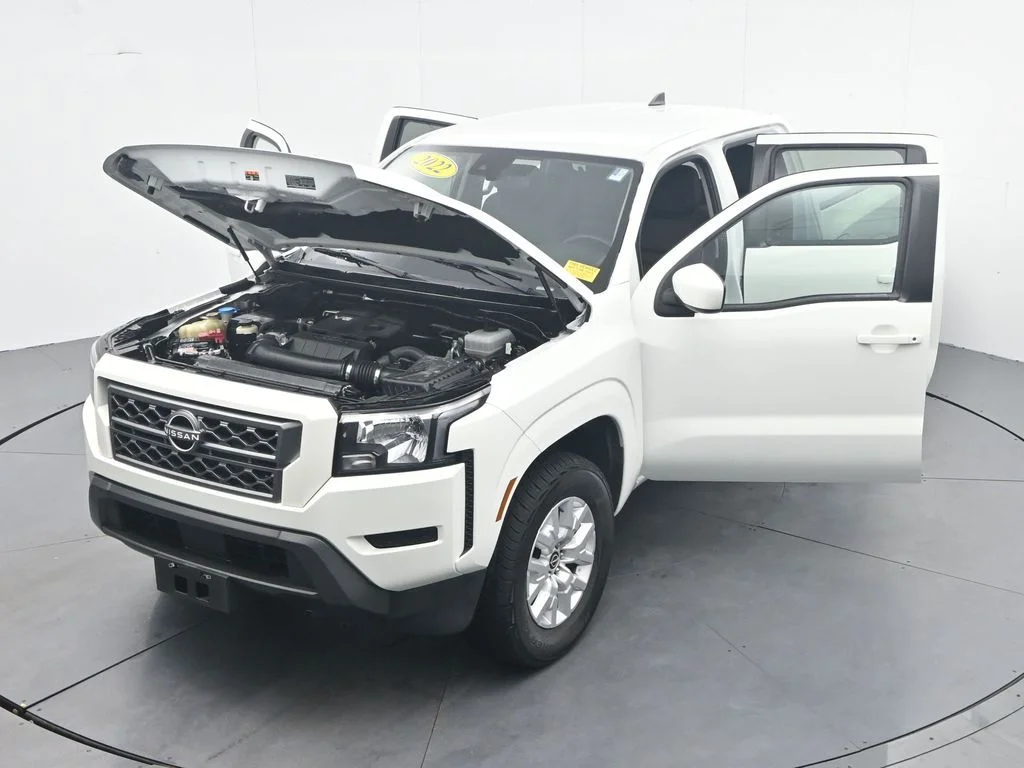 Used 2022 White Nissan SV image 39