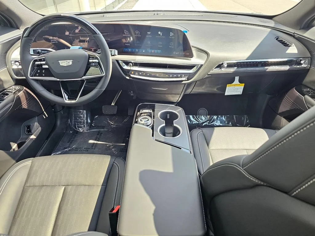New 2026 Vibrant White Tricoat Cadillac Sport image 17