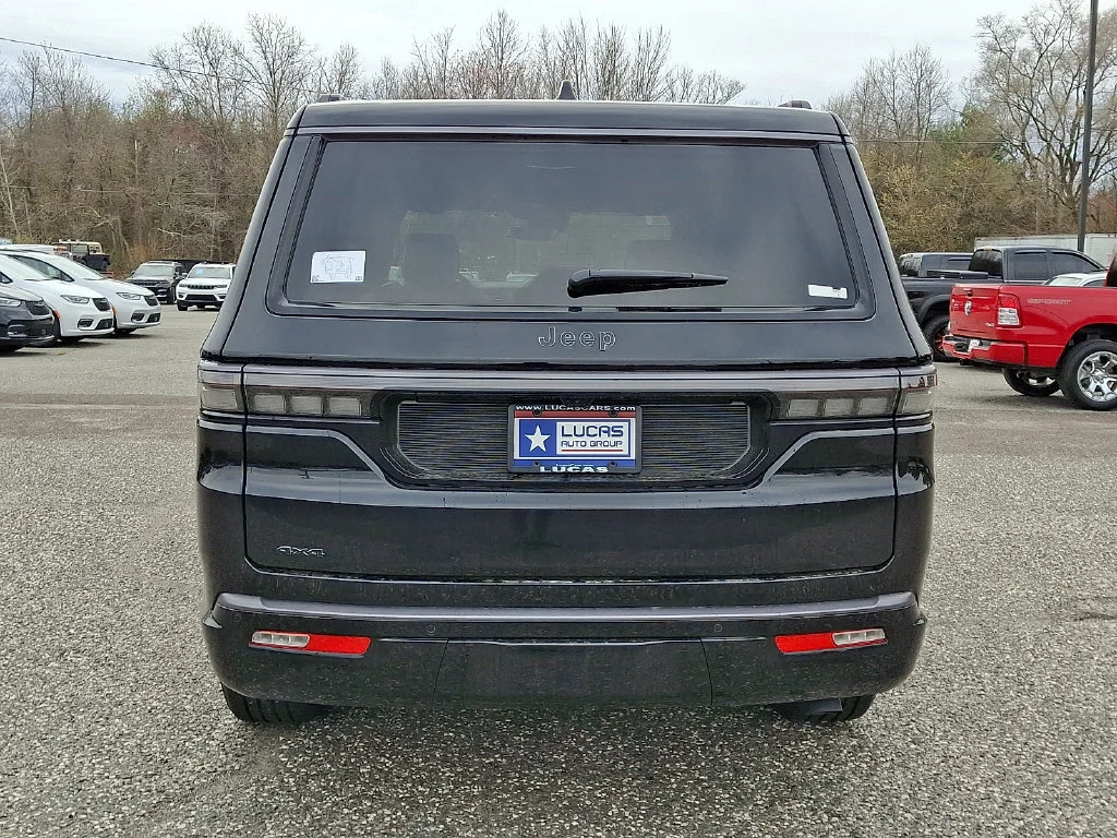 New 2026 High Gloss Black Exterior Paint Jeep Limited Altitude image 7