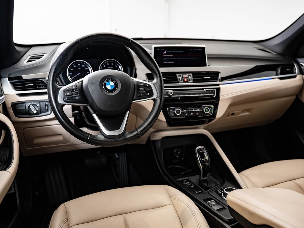 Used 2021 Glacier Silver Metallic BMW sDrive28i image 4