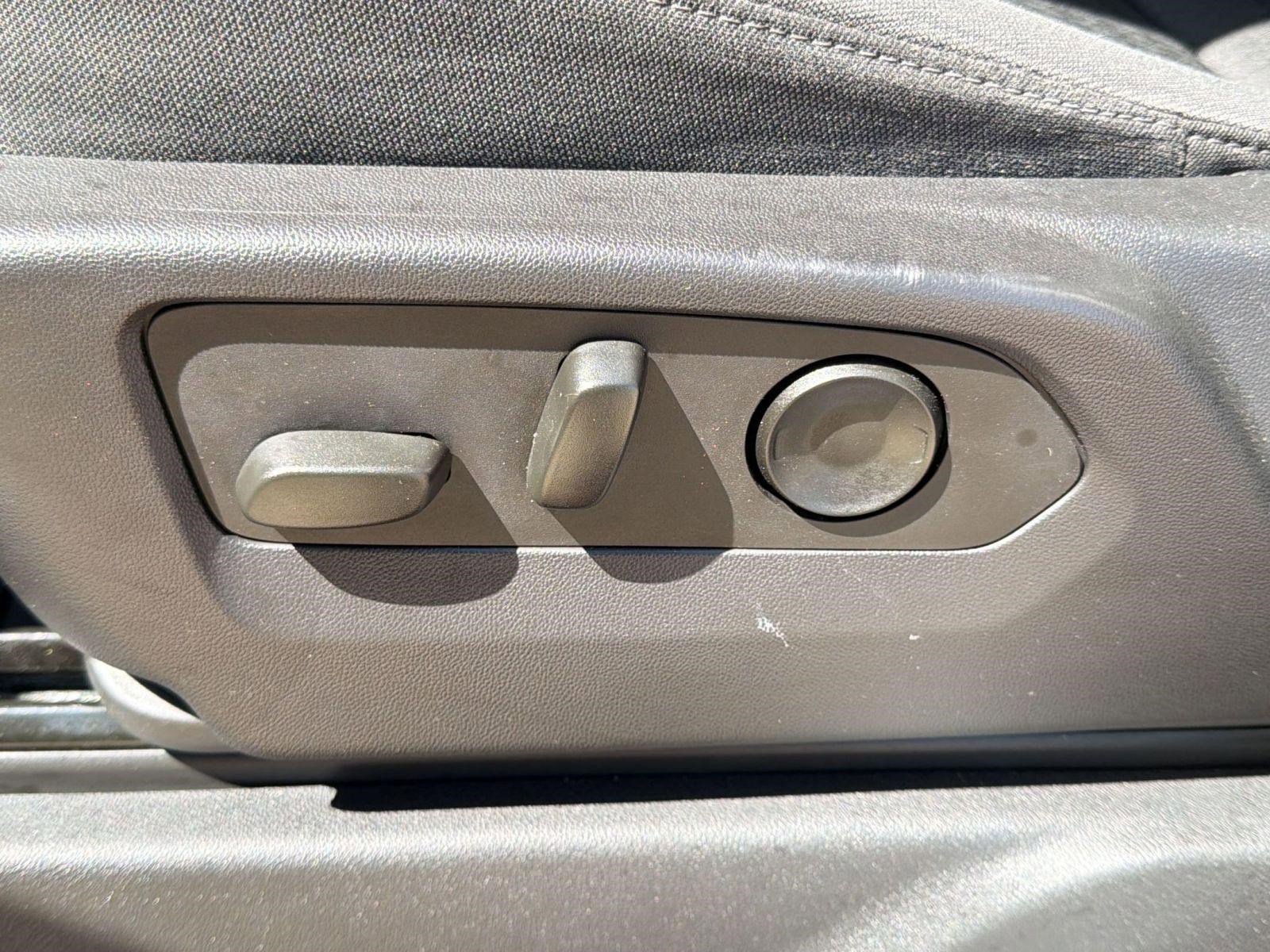 2022 Chevrolet Silverado 1500 LT - Photo 13