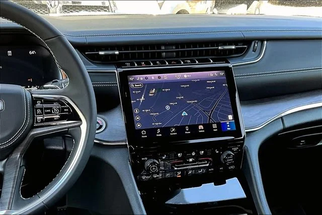 2025 Jeep Grand Cherokee Overland - Photo 8