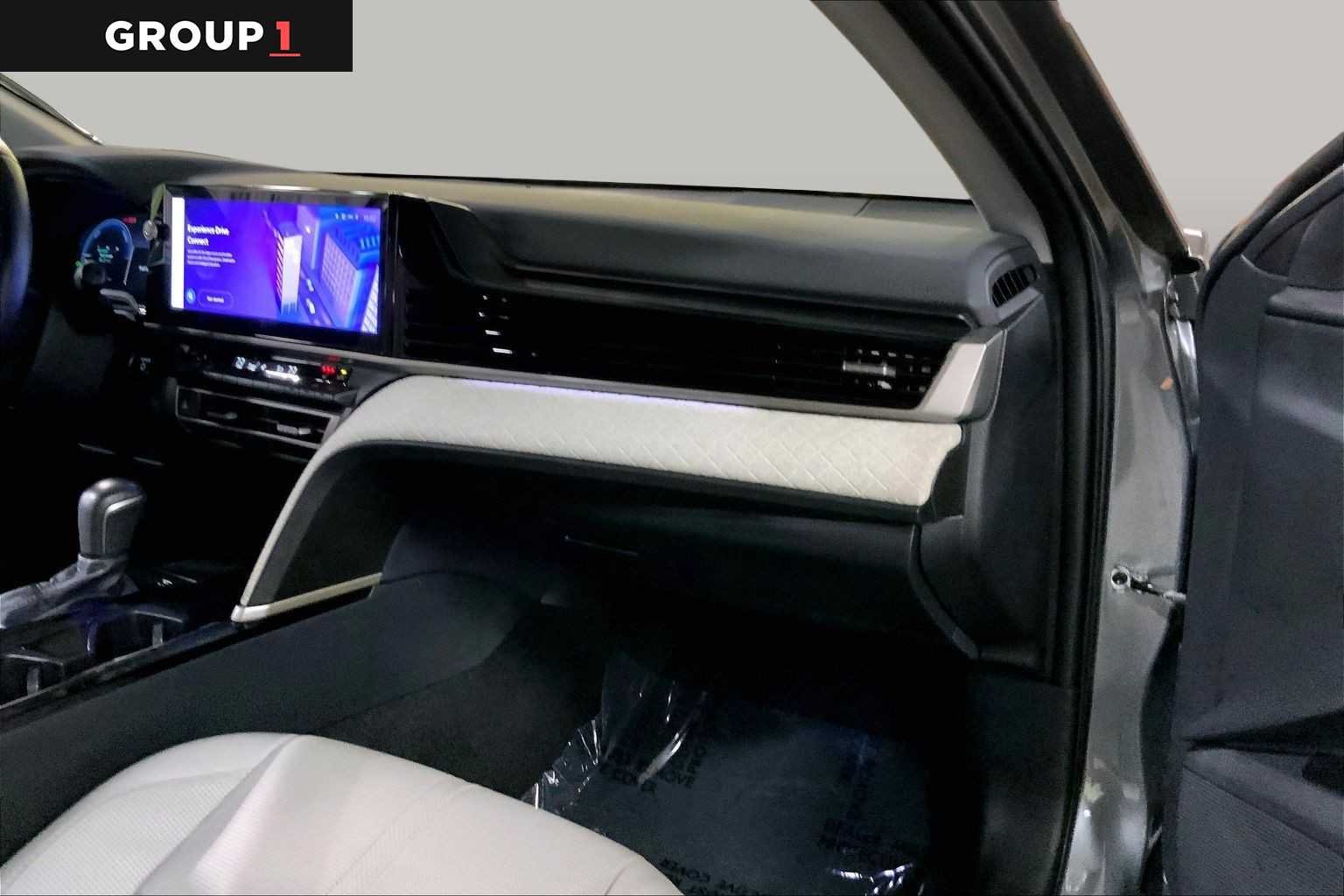 Used 2025 Heavy Metal Toyota XLE image 19