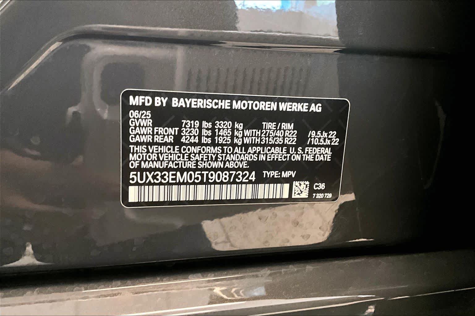Used 2026 Dravit Grey Metallic BMW M60i image 32