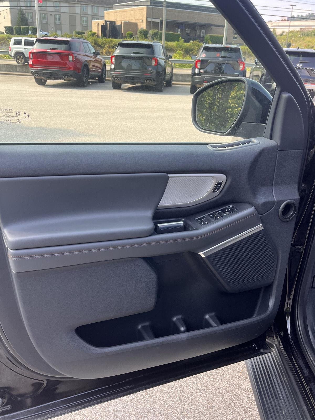 Used 2025 Agate Black Ford Active image 17