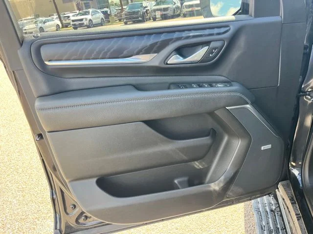 Used 2022 Black GMC Denali image 9