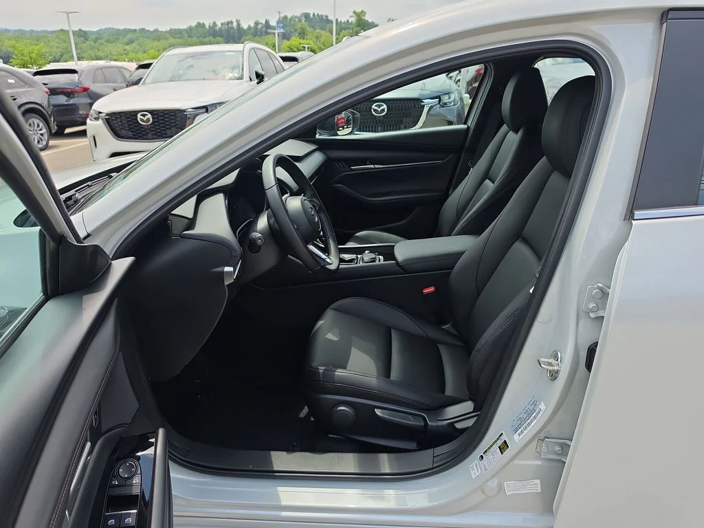 2025 Mazda Mazda3 Select Sport - Photo 11