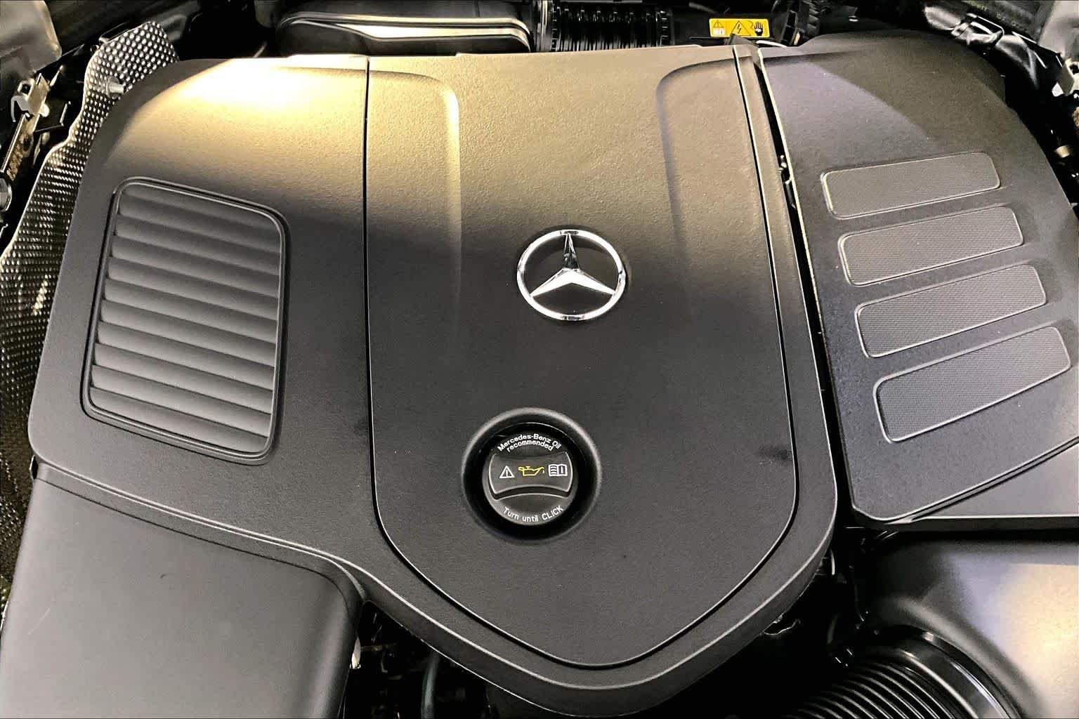 New 2027 Graphite Grey Metallic Mercedes-Benz GLC 300 image 15