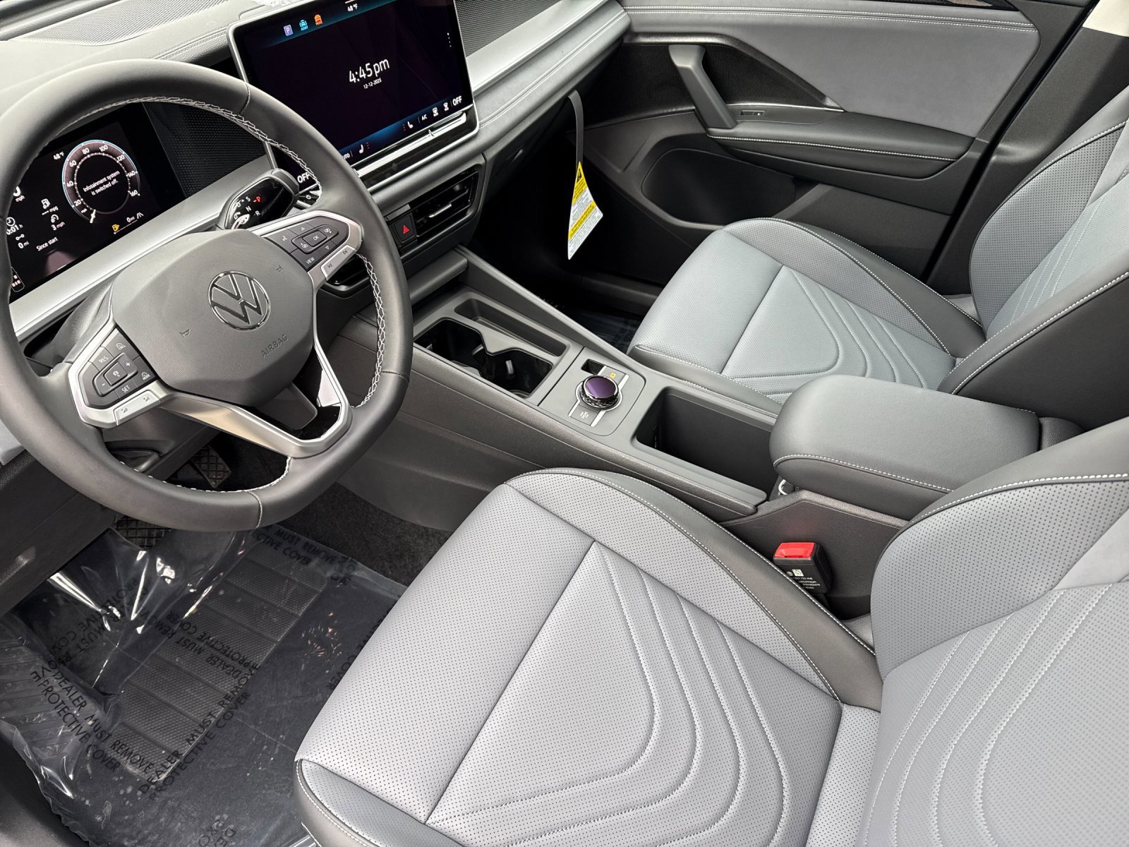 New 2026 Platinum Gray Metallic Volkswagen SE image 9
