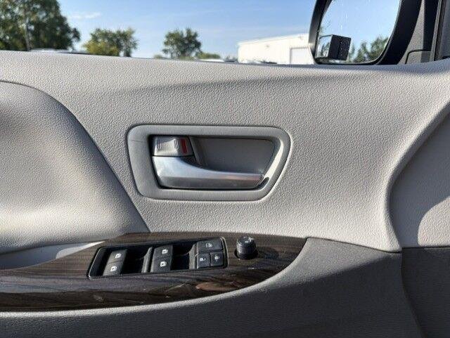 Used 2017 Predawn Gray Mica Toyota XLE image 21