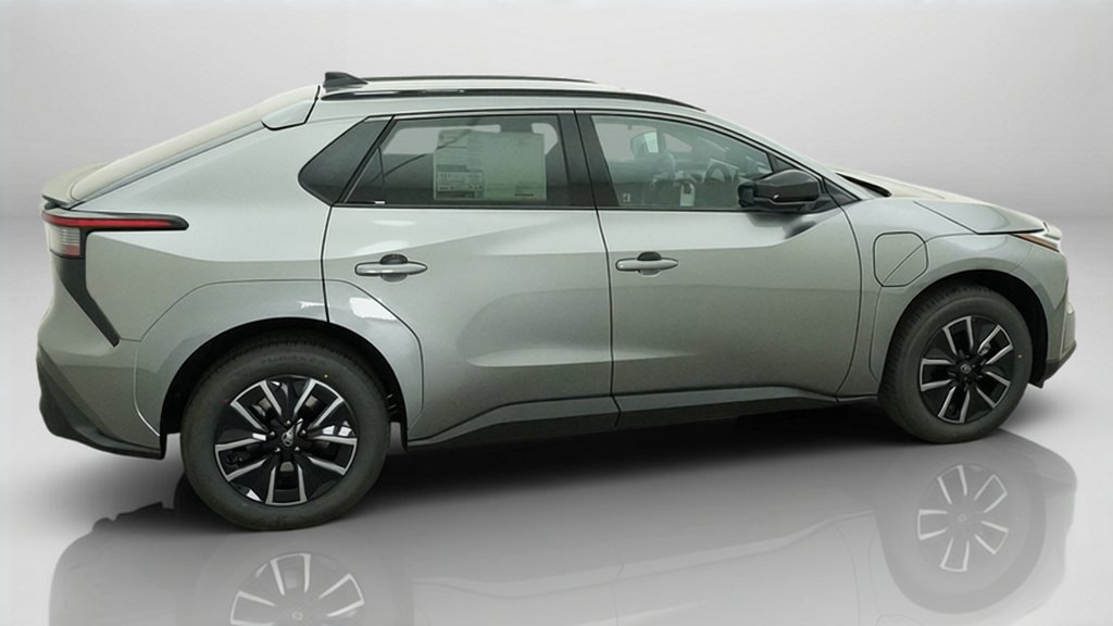 New 2026 Heavy Metal Toyota XLE image 23