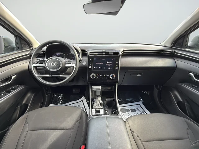 Used 2023 Silver Hyundai SEL image 9
