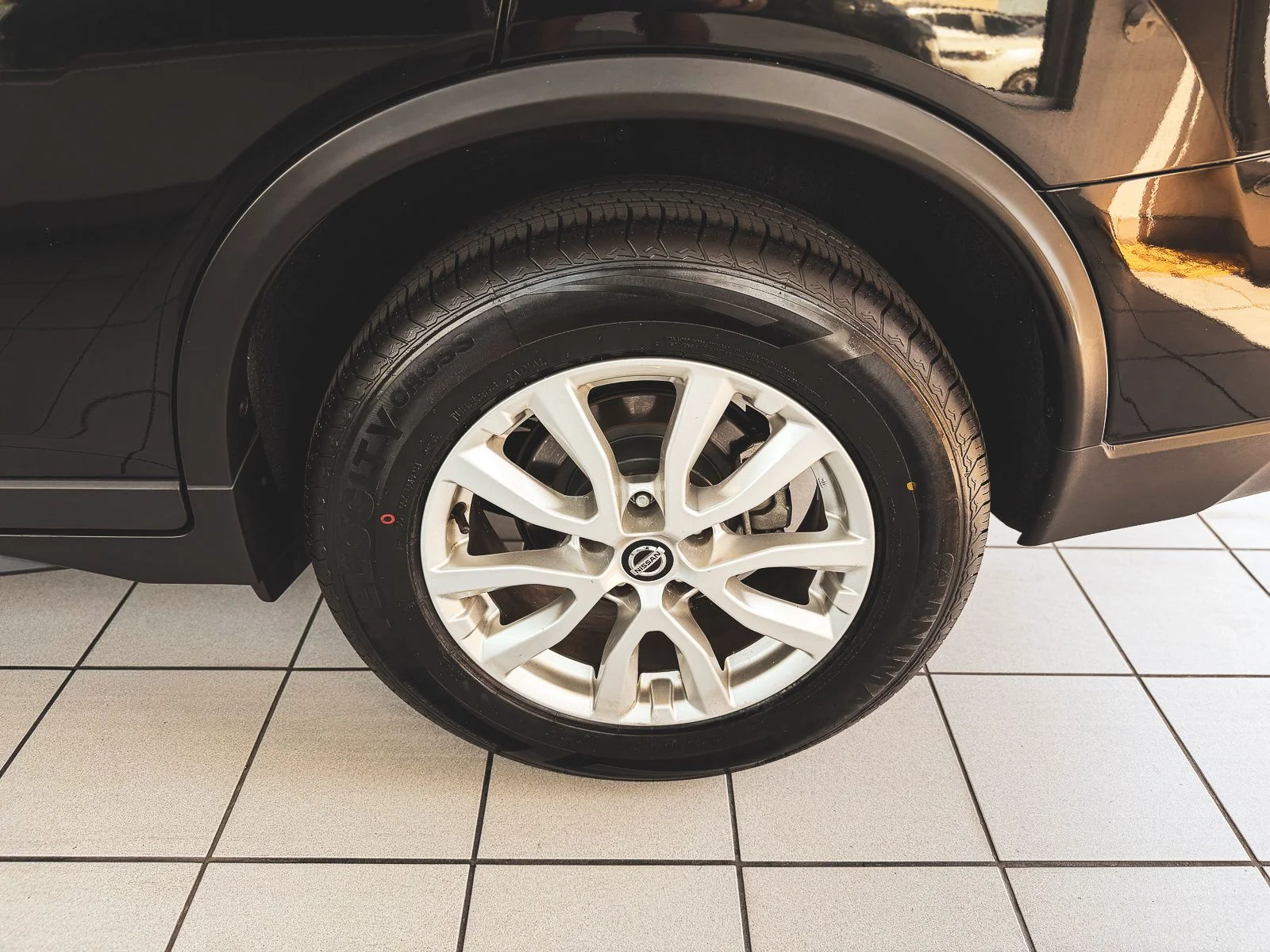 Used 2020 Magnetic Black Pearl Nissan SV image 13