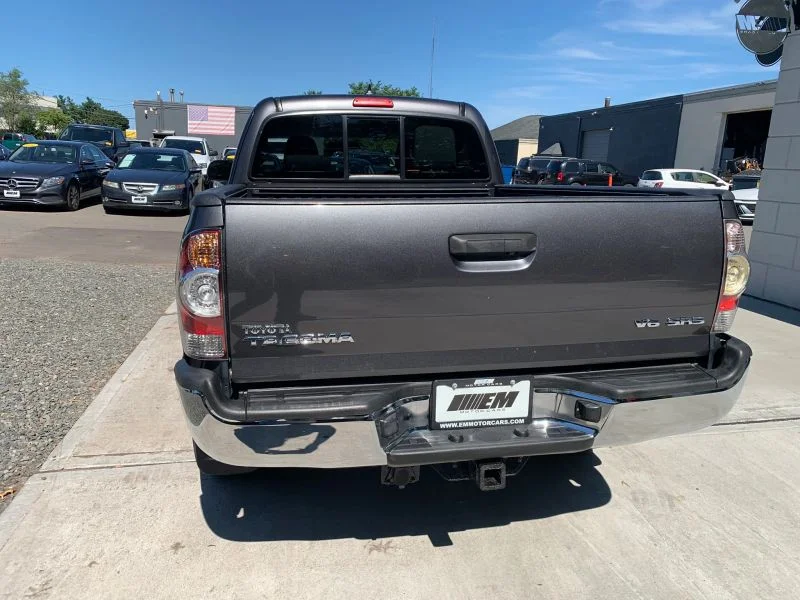 Used 2015 Gray Toyota Pickup 4D 6 ft image 8