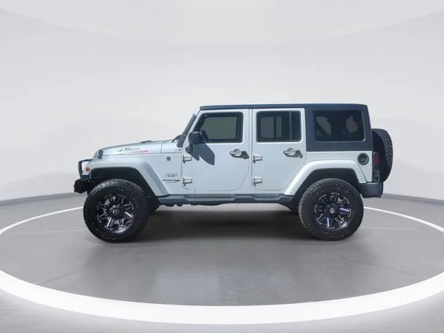 Used 2018 White Jeep Unlimited Sahara image 5