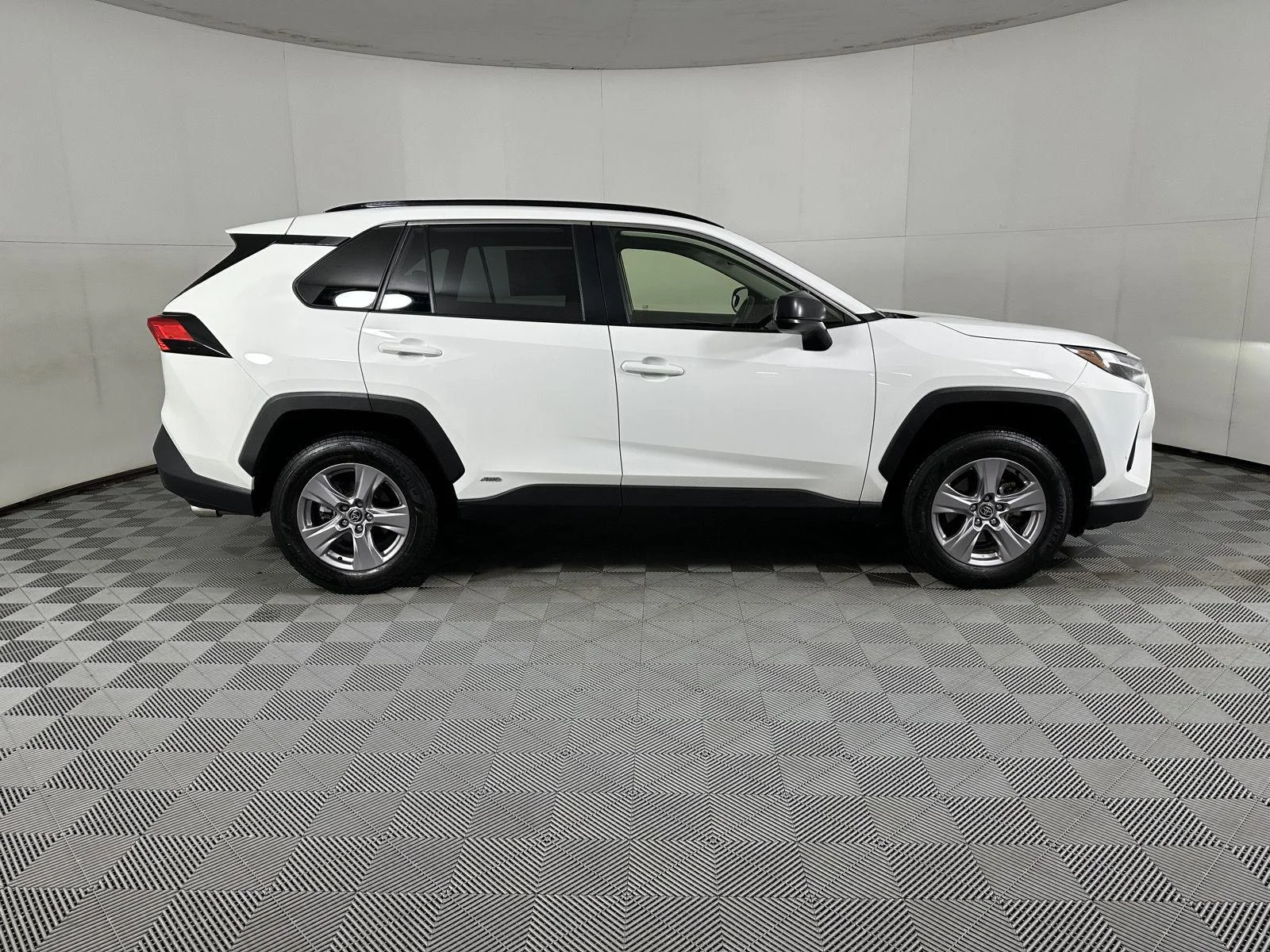 Used 2024 Ice Cap Toyota LE image 8
