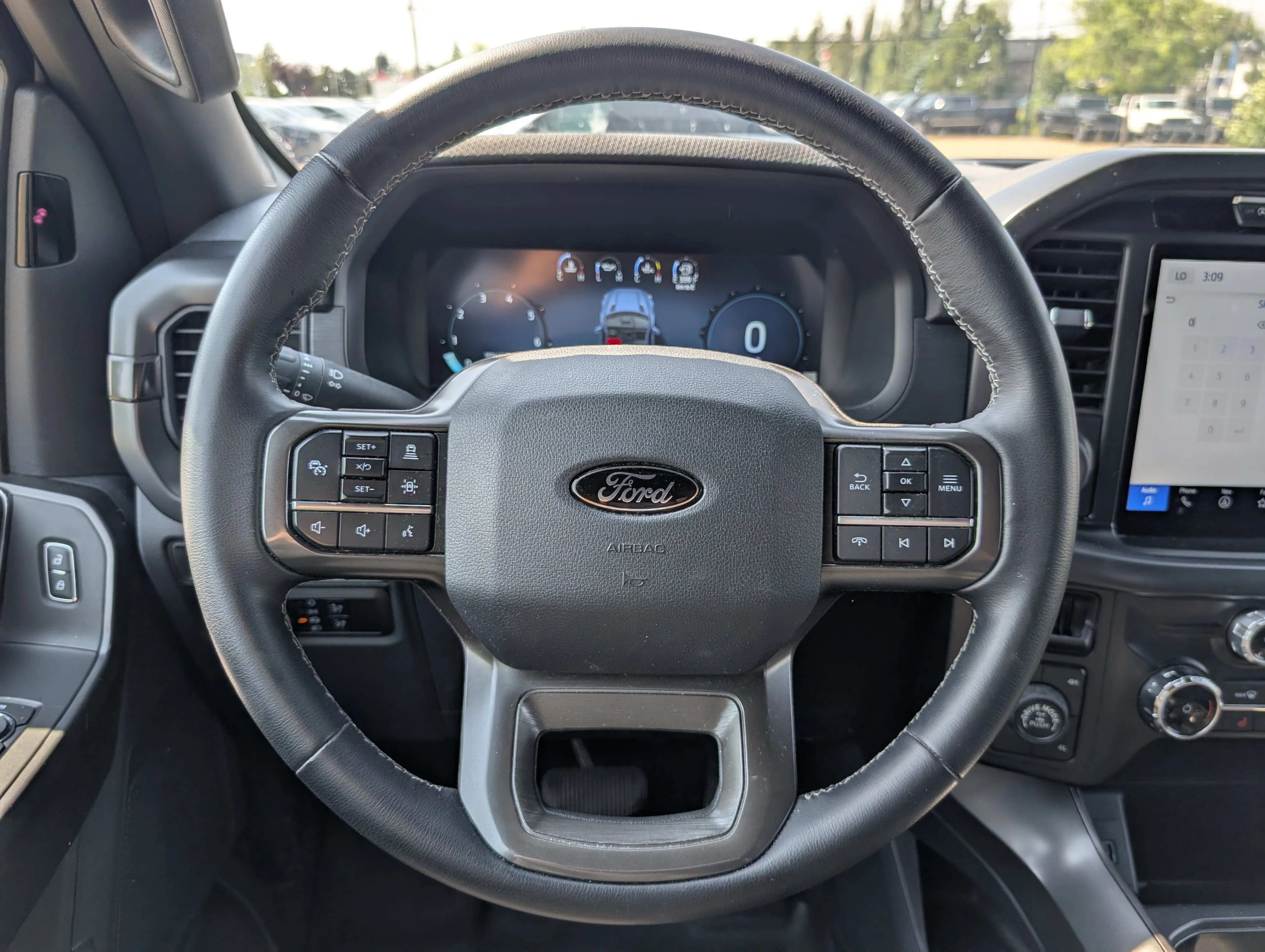 Used 2024 Avalanche Ford XLT image 23