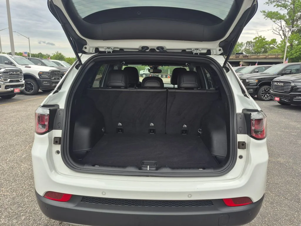 Used 2023 White Jeep Limited image 12