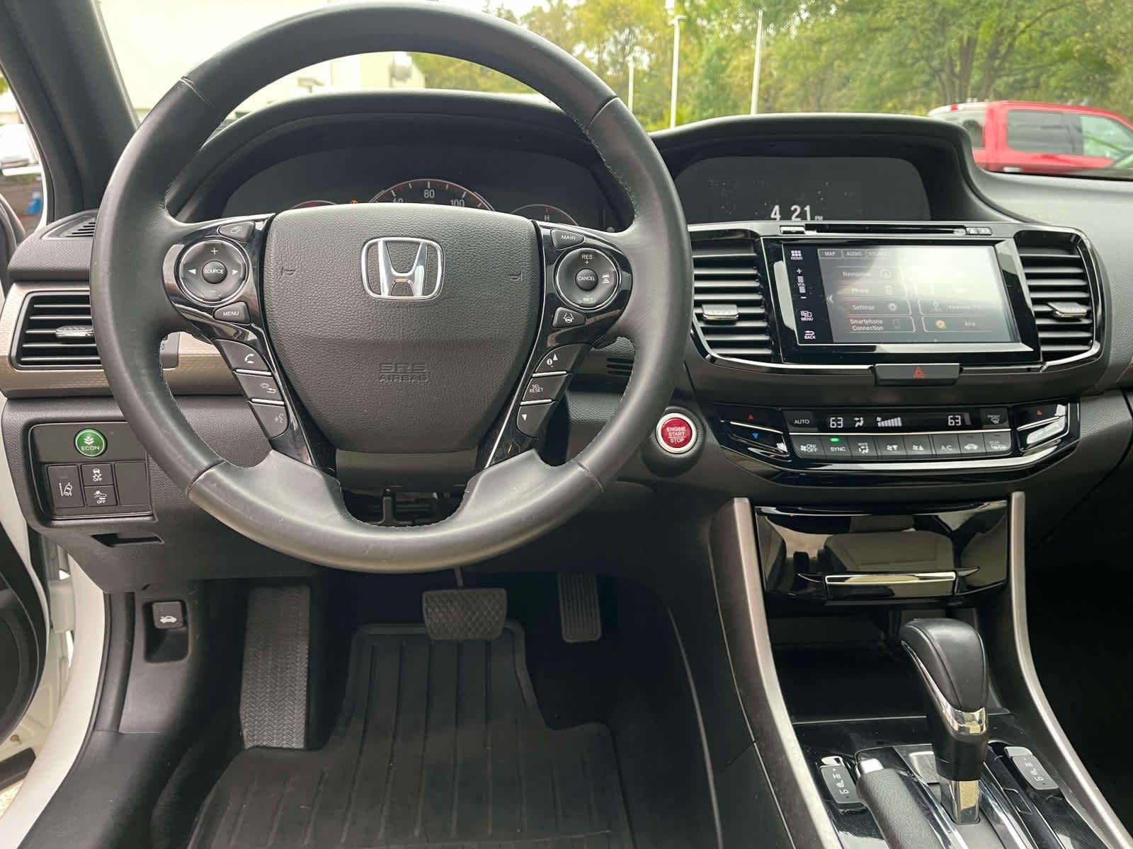 Used 2017  Honda EX-L image 2
