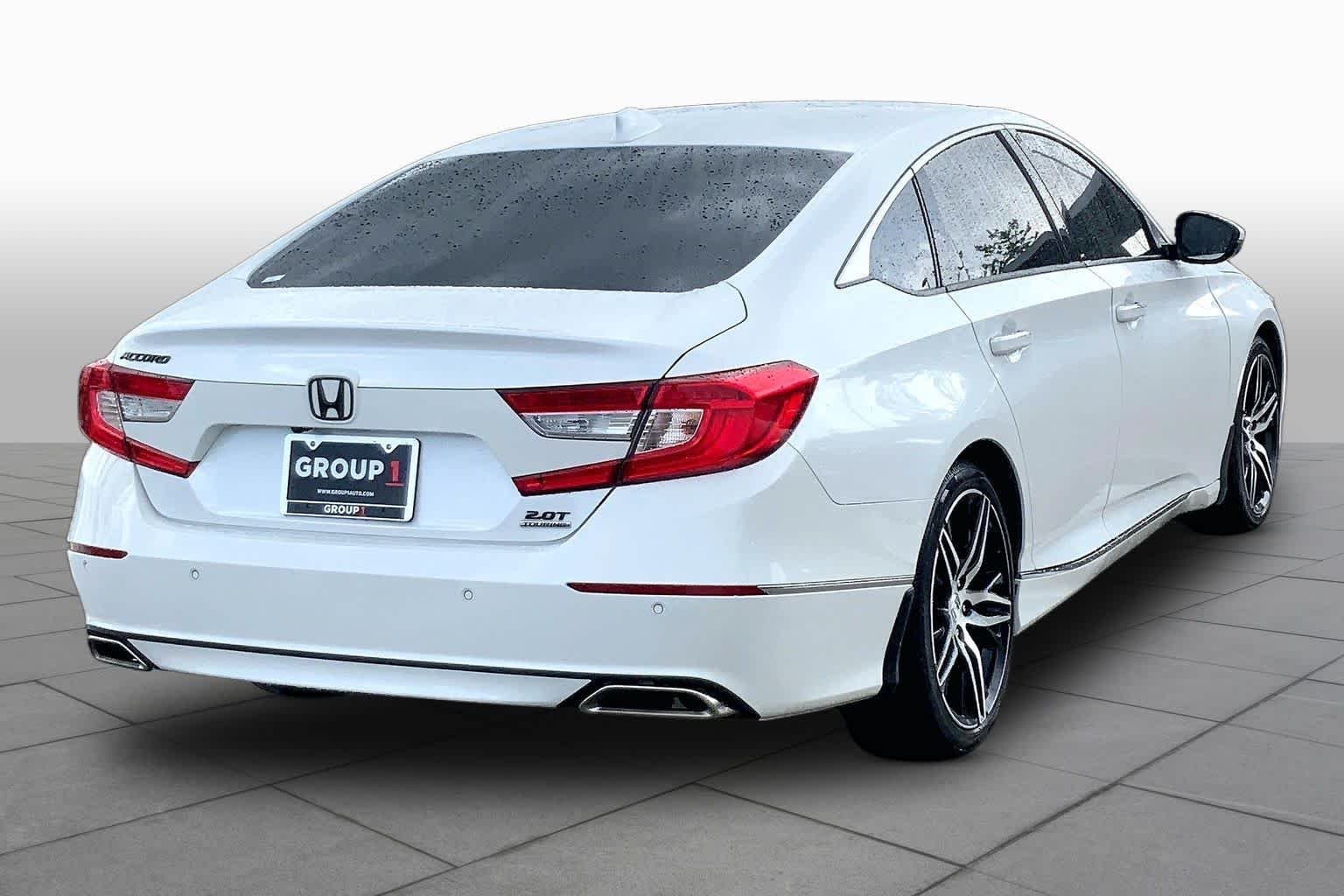 Used 2022 Platinum White Pearl Honda Touring image 12