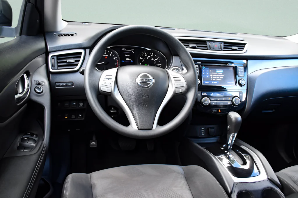 Used 2016 Gray Nissan SV image 15