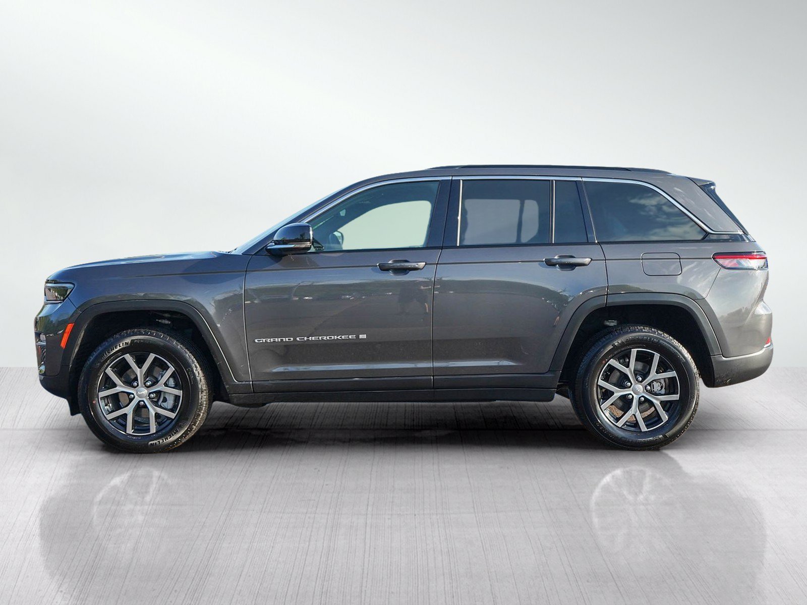 Used 2024 Jeep Grand Cherokee Limited with VIN 1C4RJHBG0RC255353 for sale in Minneapolis, Minnesota