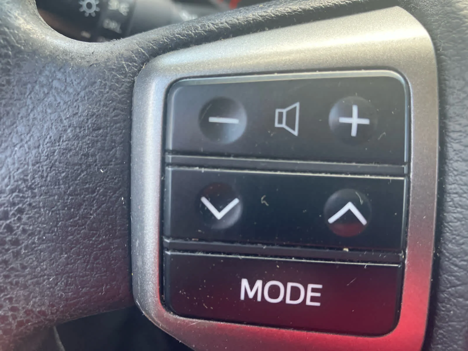 Used 2013 Blizzard Pearl Metallic Toyota SR5 image 18