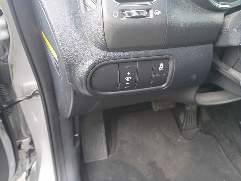 Used 2017 Silky Silver Kia LX image 13