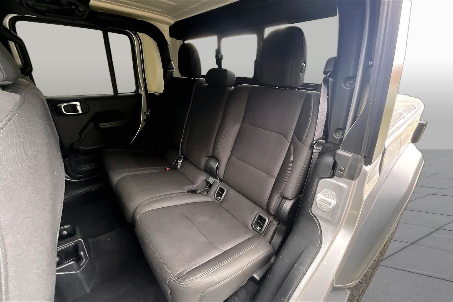 Used 2020 Billet Silver Metallic Clearcoat Jeep Sport S image 20