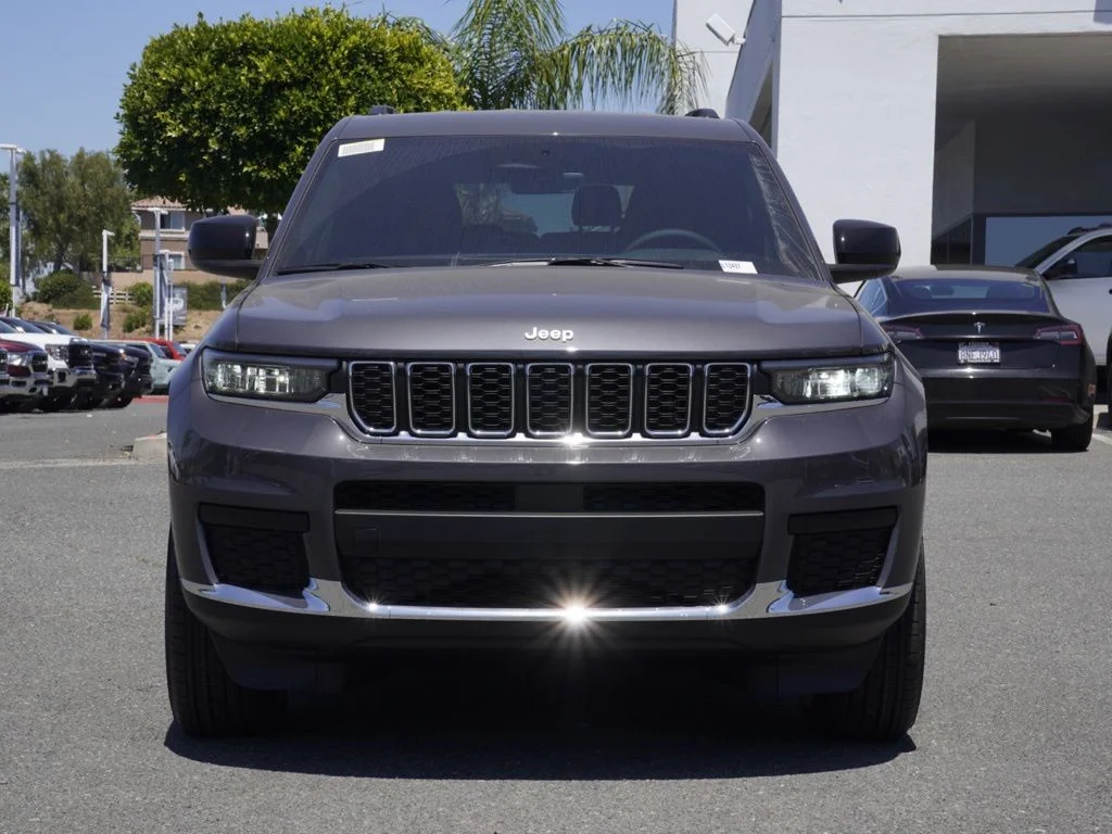 New 2026 Baltic Gray Metallic Clear-Coat Exterior Paint Jeep Laredo image 8