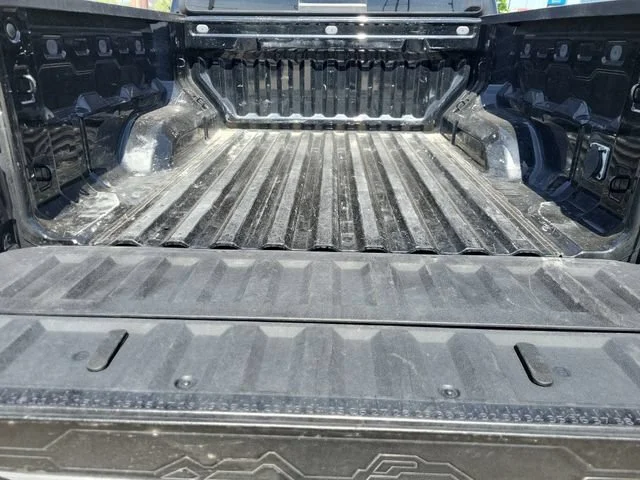 Used 2023 Black Chevrolet Z71 image 30