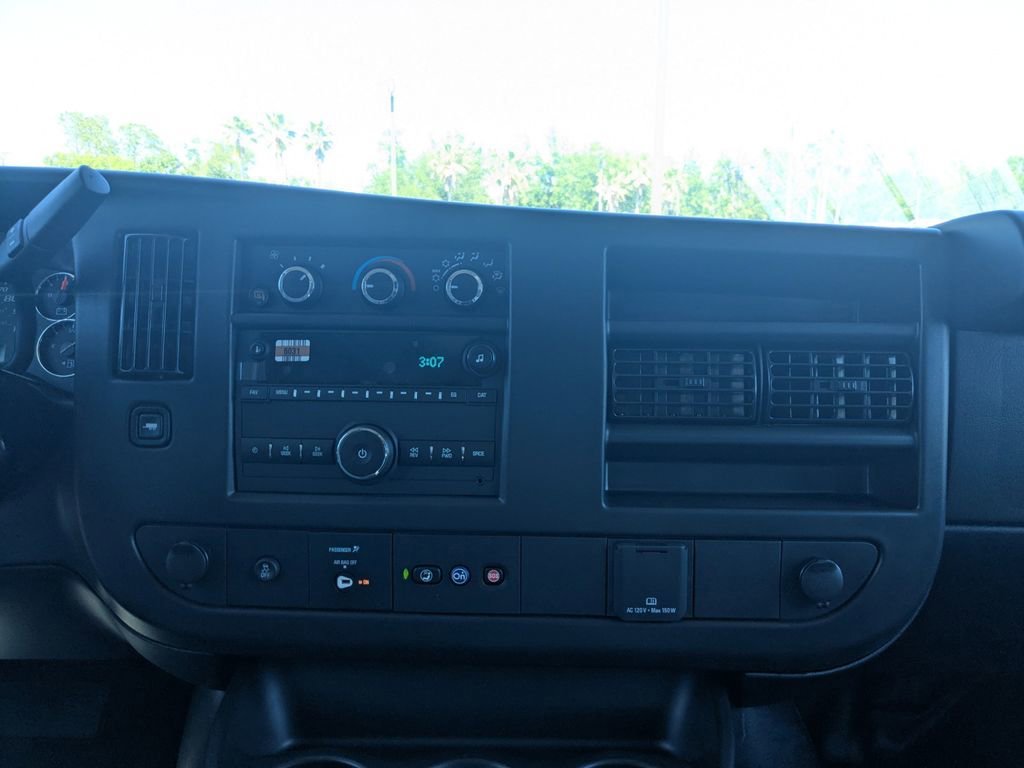 2025 Chevrolet Express Cargo Work Van - Photo 20