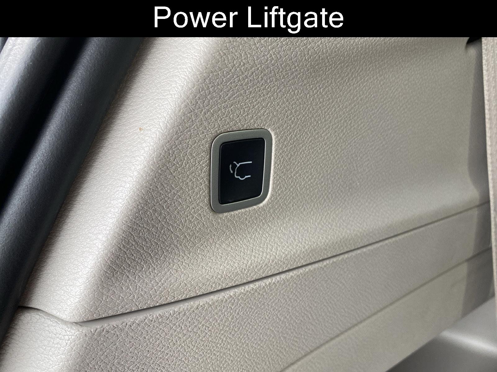 Used 2024 Silver Mist Clearcoat Chrysler Touring L image 16