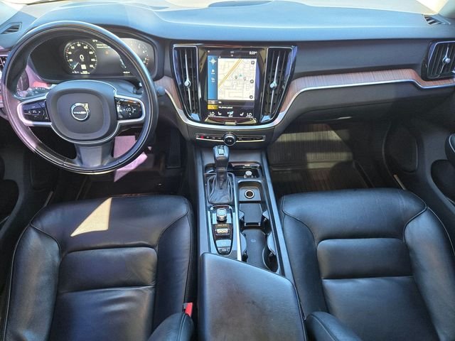 Used 2021 Gray Volvo T5 Momentum image 9