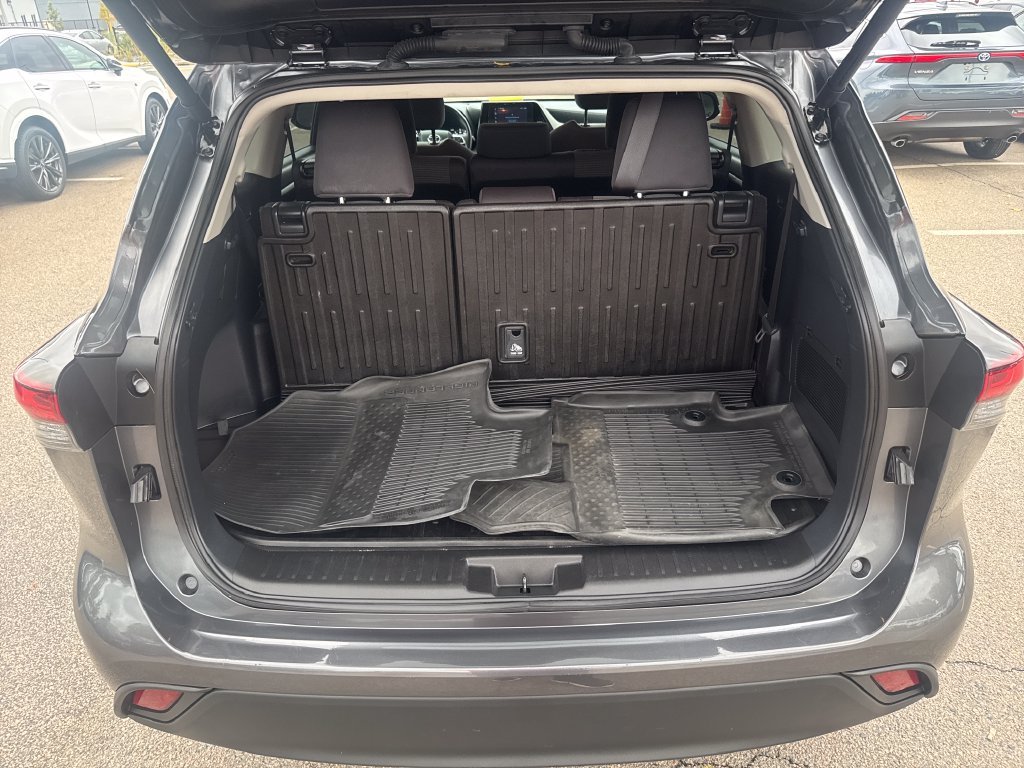 Used 2025 Gray Toyota LE image 7