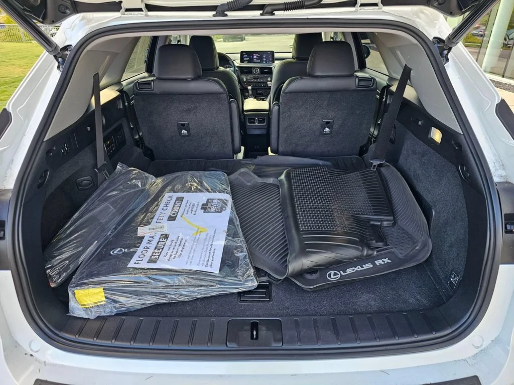 Used 2022  Lexus RX 450hL image 14