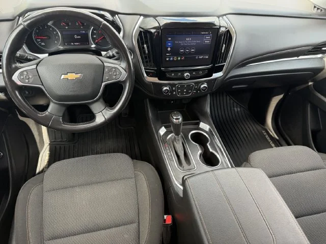 Used 2020 SILVER ICE METALLIC Chevrolet LT Cloth image 15